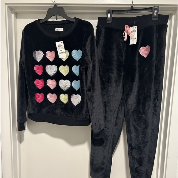 EPIC THREADS GIRLS BLACK & PINK MULTI-HEART LOGOS FLEECE 2-PC SET - Picture 12 of 13